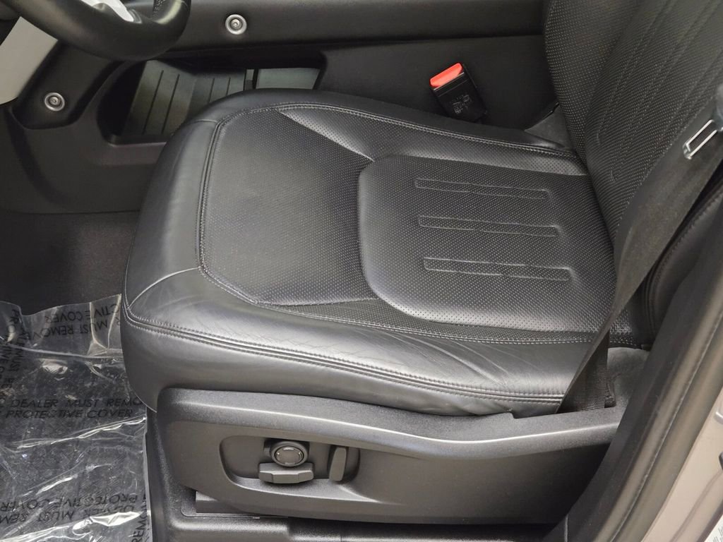 Used 2020 Land Rover Defender 110 First Edition AWD/4WD image 34