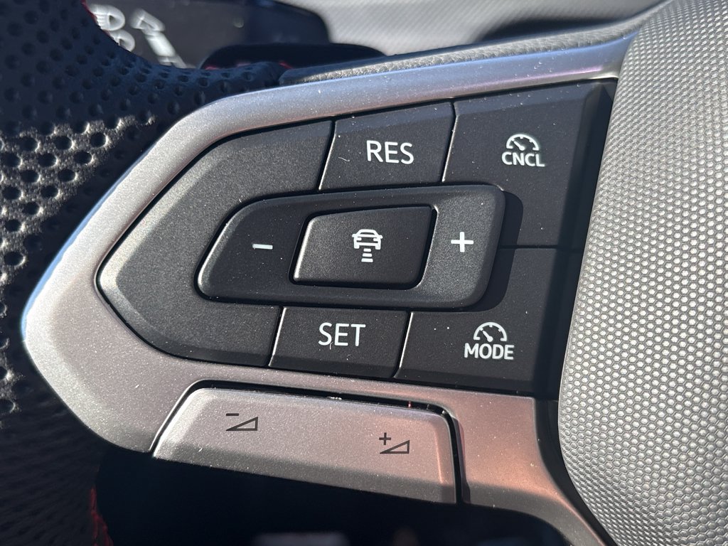 New 2026 Volkswagen GTI SE FWD image 25
