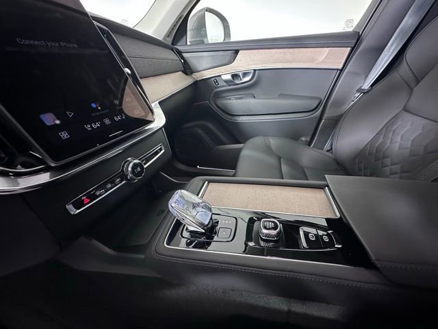 Used 2025 Volvo XC90 T8 Plus w/ Protection Package Premier AWD/4WD image 30
