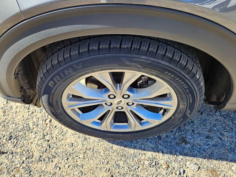 Used 2023 Ford Explorer Limited w/ Equipment Group 301A image 20