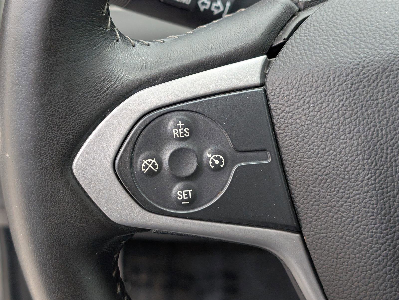 Used 2015 Chevrolet Colorado LT w/ Luxury Package AWD/4WD image 19