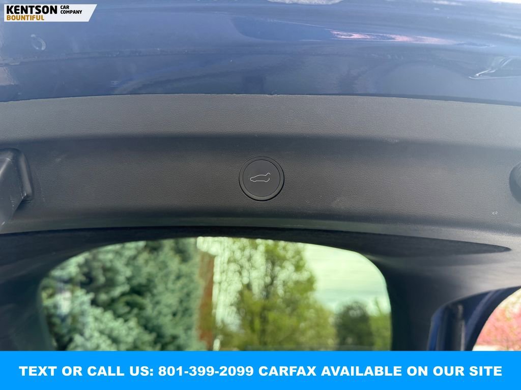 Used 2023 Tesla Model Y Long Range AWD/4WD image 31