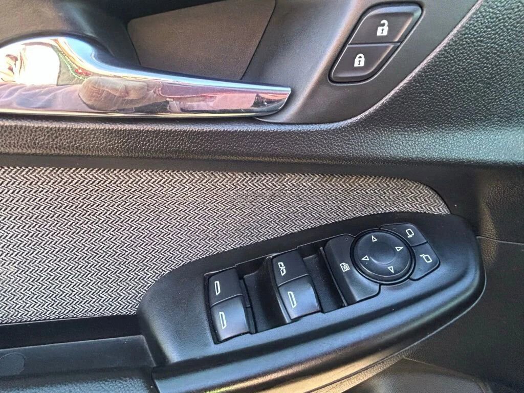 Used 2023 Chevrolet TrailBlazer LS FWD image 30