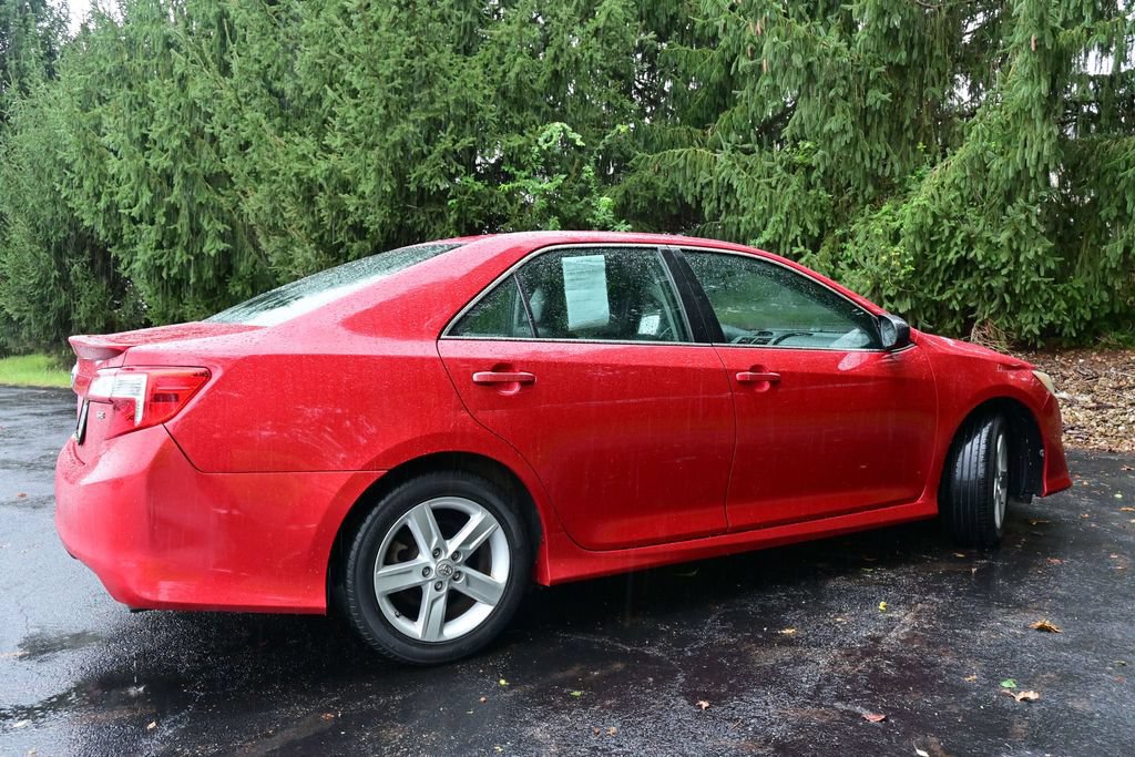 Used 2013 Toyota Camry SE FWD image 9
