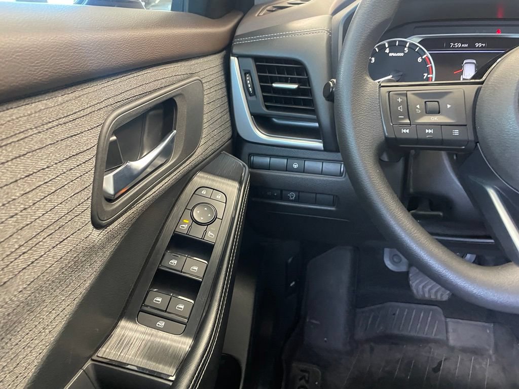 Certified 2023 Nissan Rogue SV FWD image 11