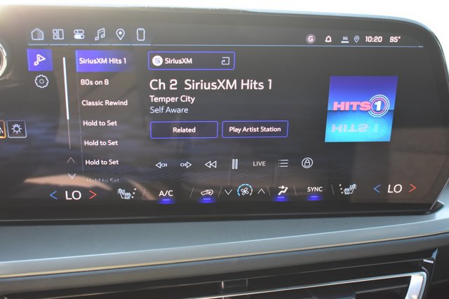 New 2027 Chevrolet Traverse LT w/ Driver Confidence Package FWD image 24