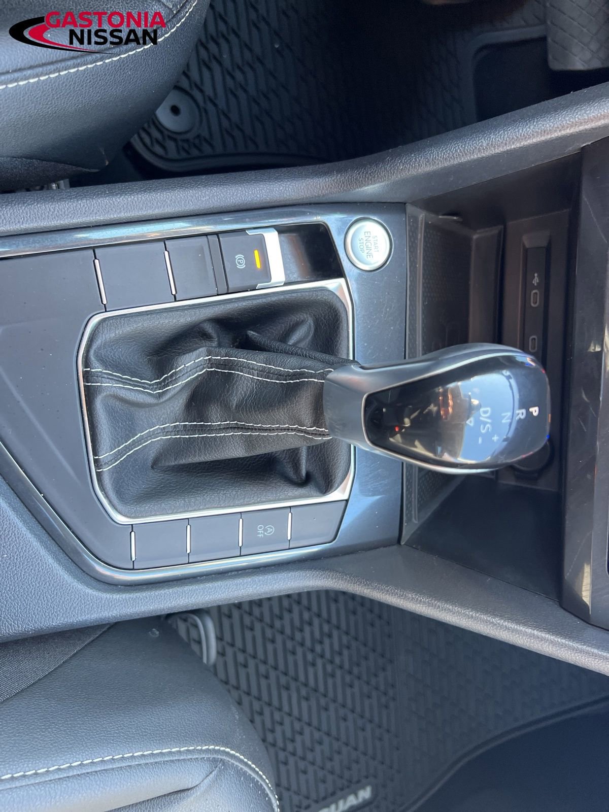 Used 2023 Volkswagen Tiguan SE image 37