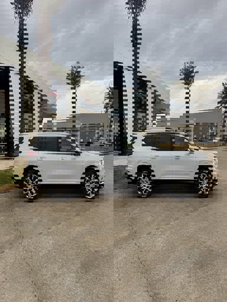 New 2026 GMC Acadia Denali w/ Super Cruise Package image 6