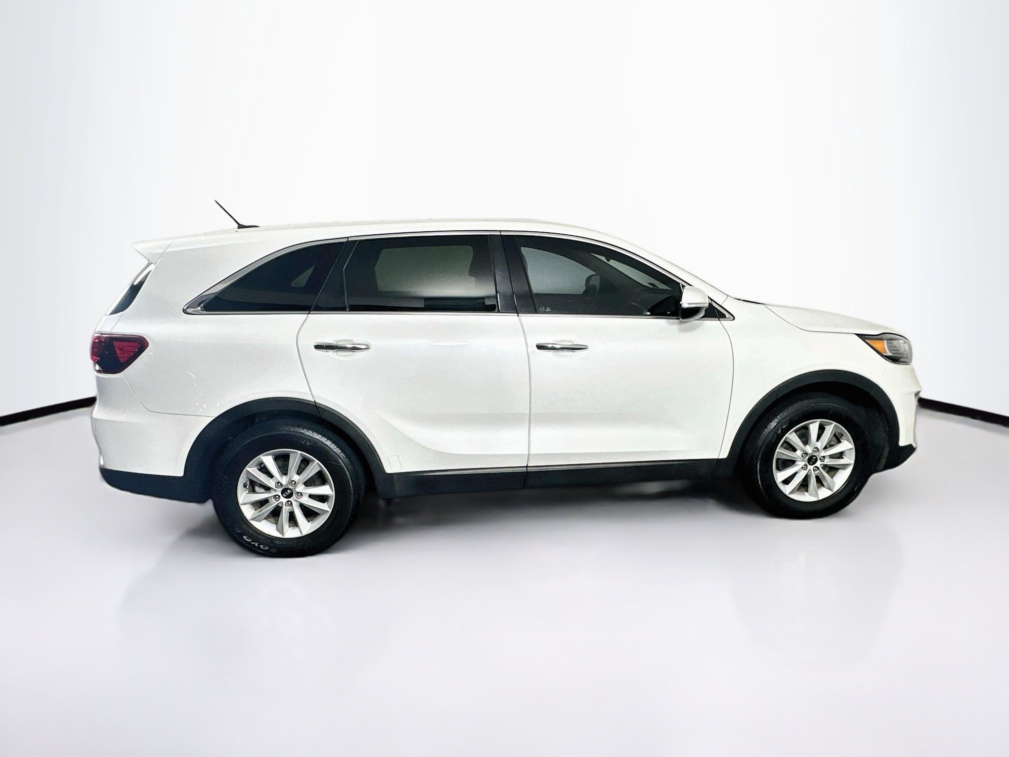 Used 2020 Kia Sorento LX FWD image 10
