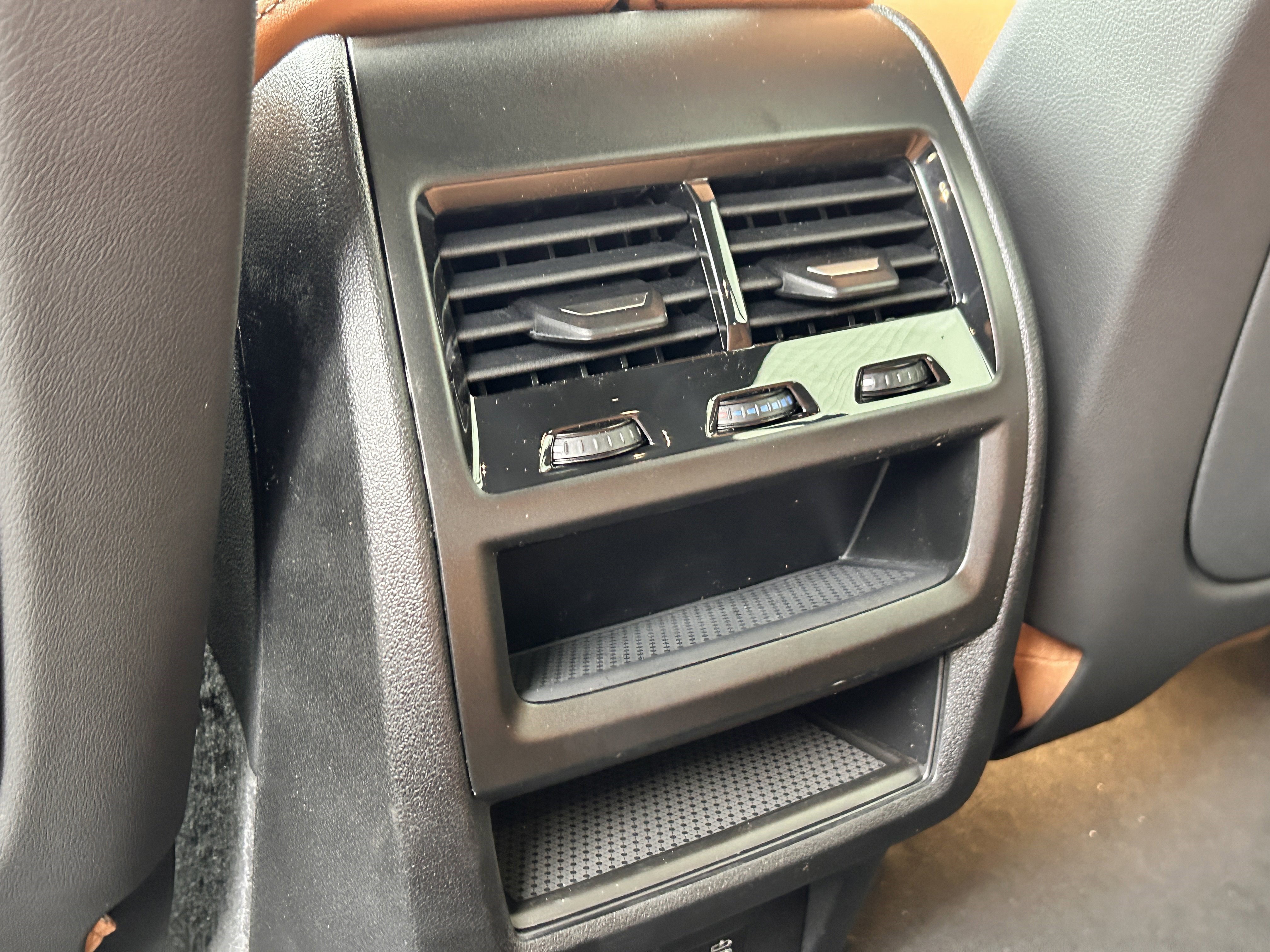 Used 2026 BMW X5 xDrive40i w/ M Sport Package AWD/4WD image 31