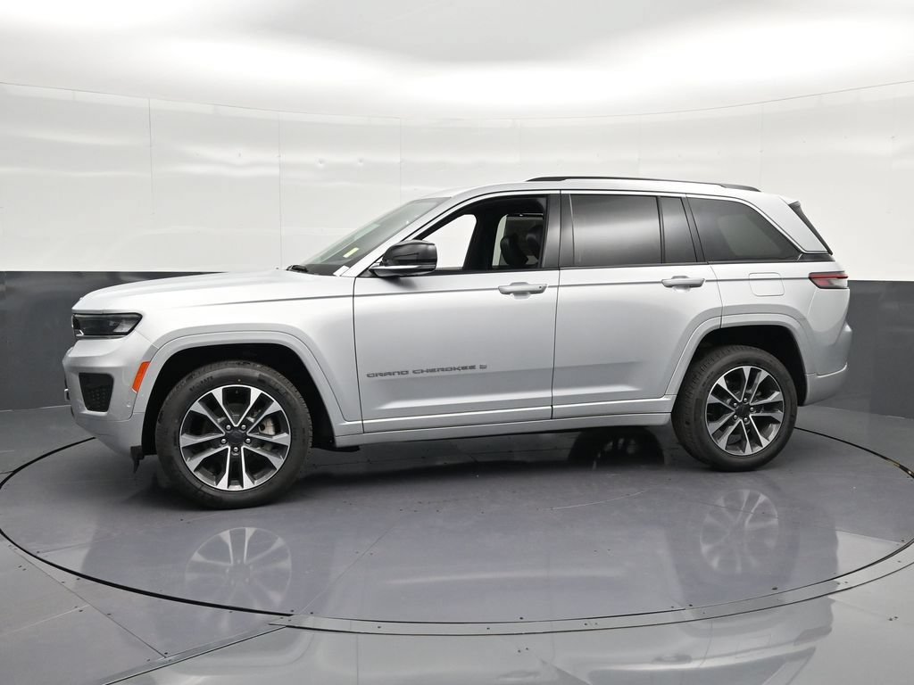 Used 2023 Jeep Grand Cherokee Overland w/ Luxury Tech Group IV RWD image 7