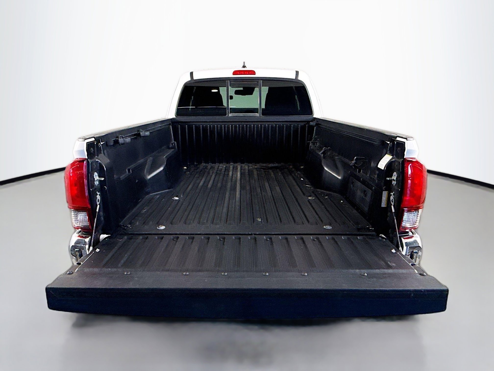 Used 2021 Toyota Tacoma SR5 image 32