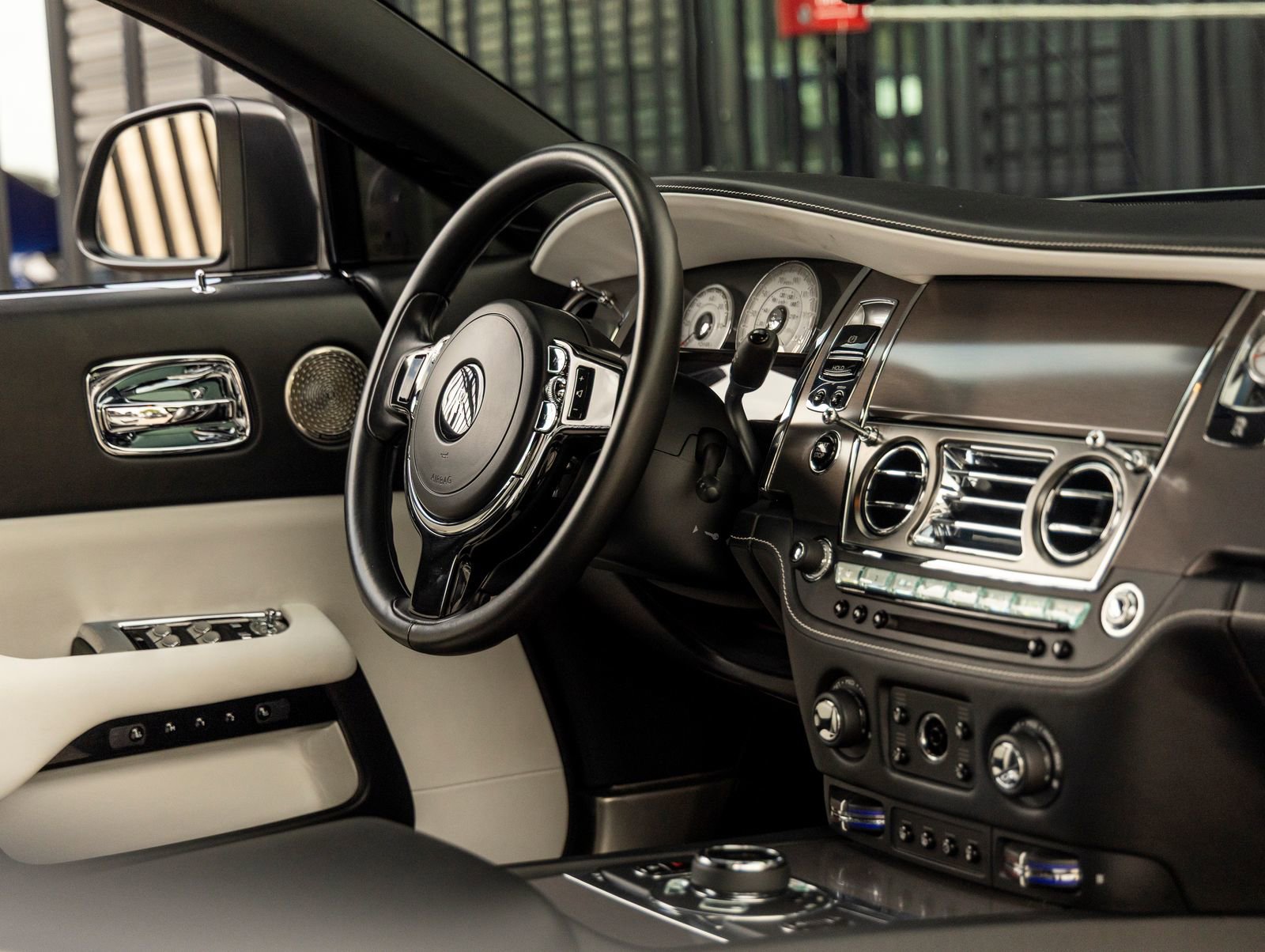 Used 2018 Rolls-Royce Wraith image 58