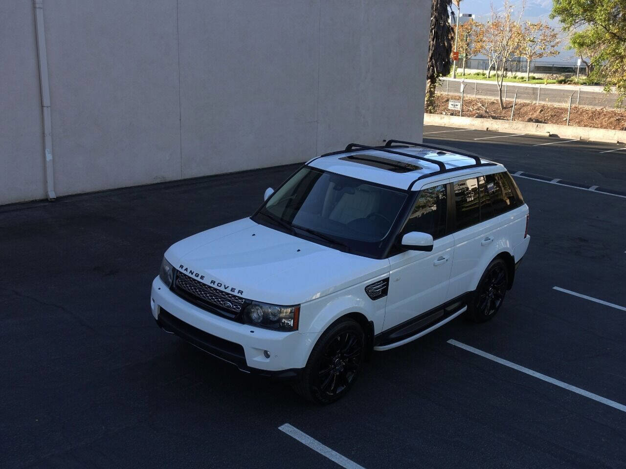 Used 2012 Land Rover Range Rover Sport Supercharged AWD/4WD image 33