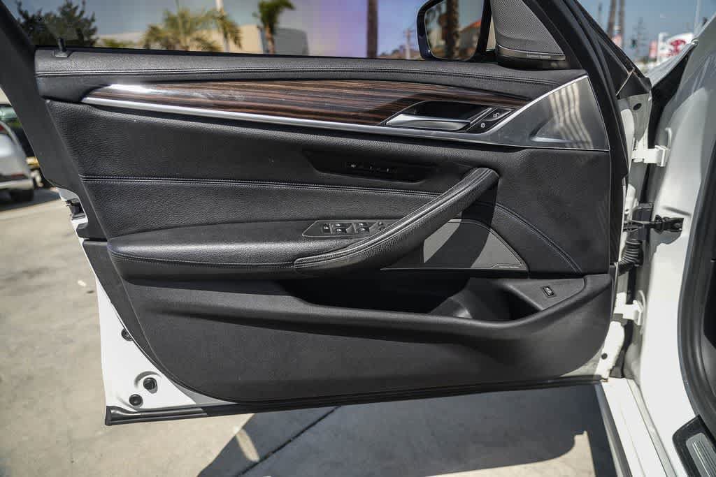 Used 2017 BMW 540i RWD image 21