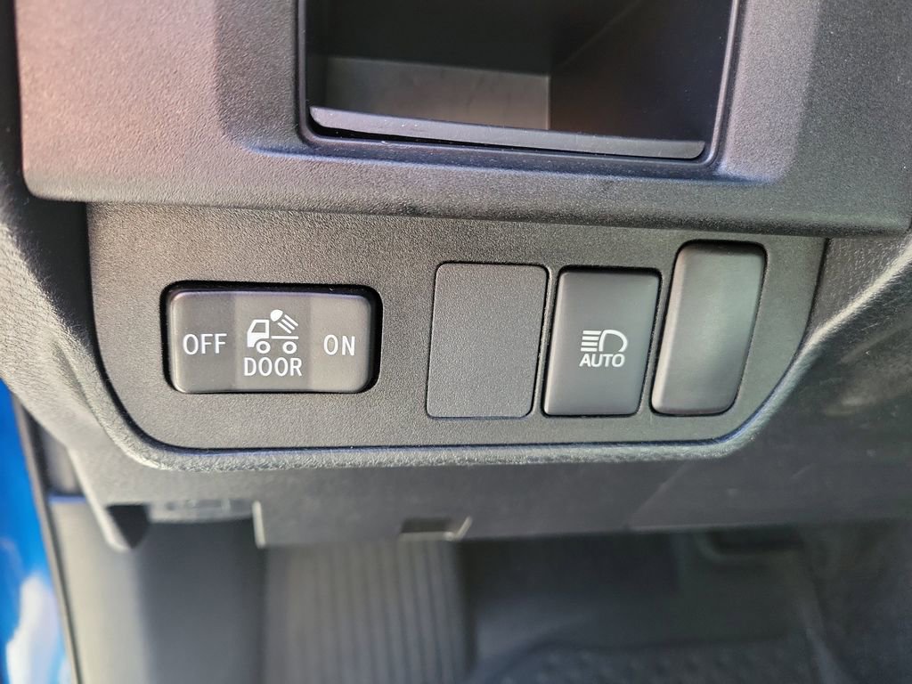 Used 2018 Toyota Tacoma SR5 image 21