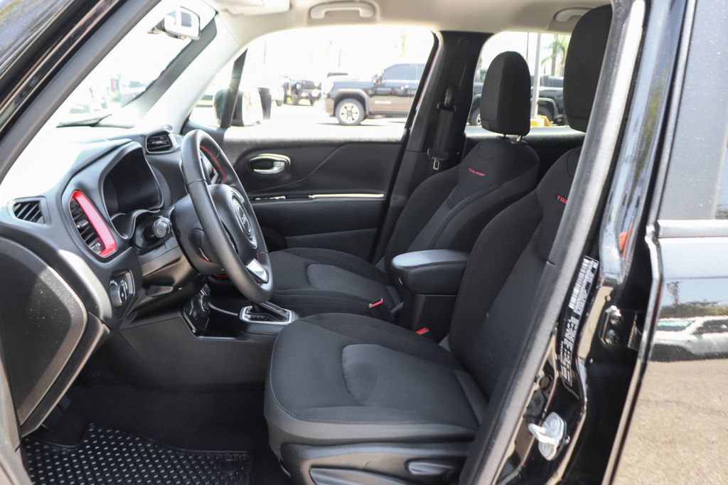 Used 2023 Jeep Renegade Trailhawk AWD/4WD image 17