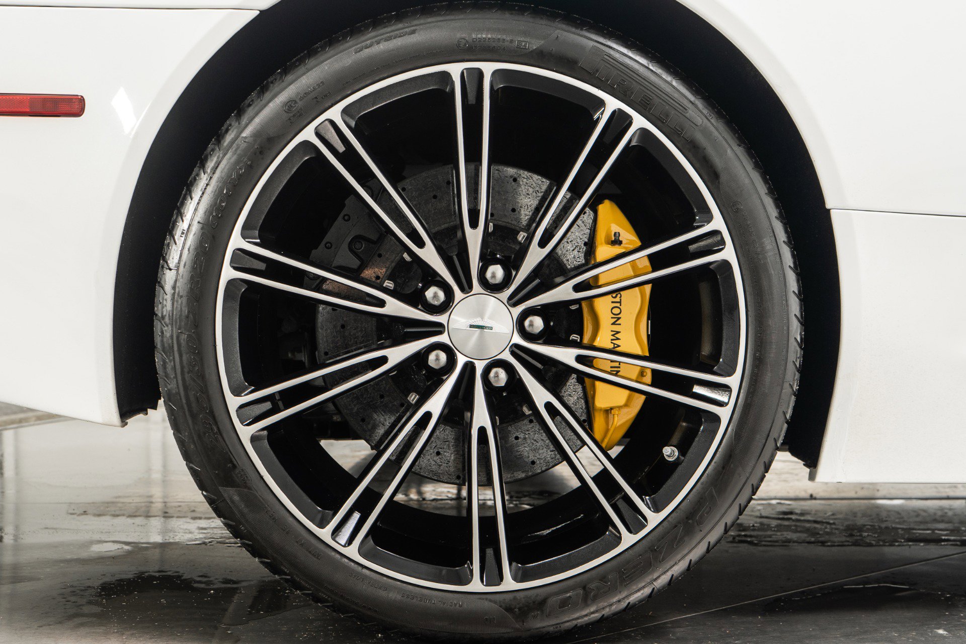 Used 2014 Aston Martin DB9 Volante image 43