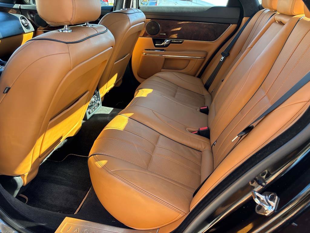 Used 2013 Jaguar XJ 4dr Sdn RWD RWD image 8