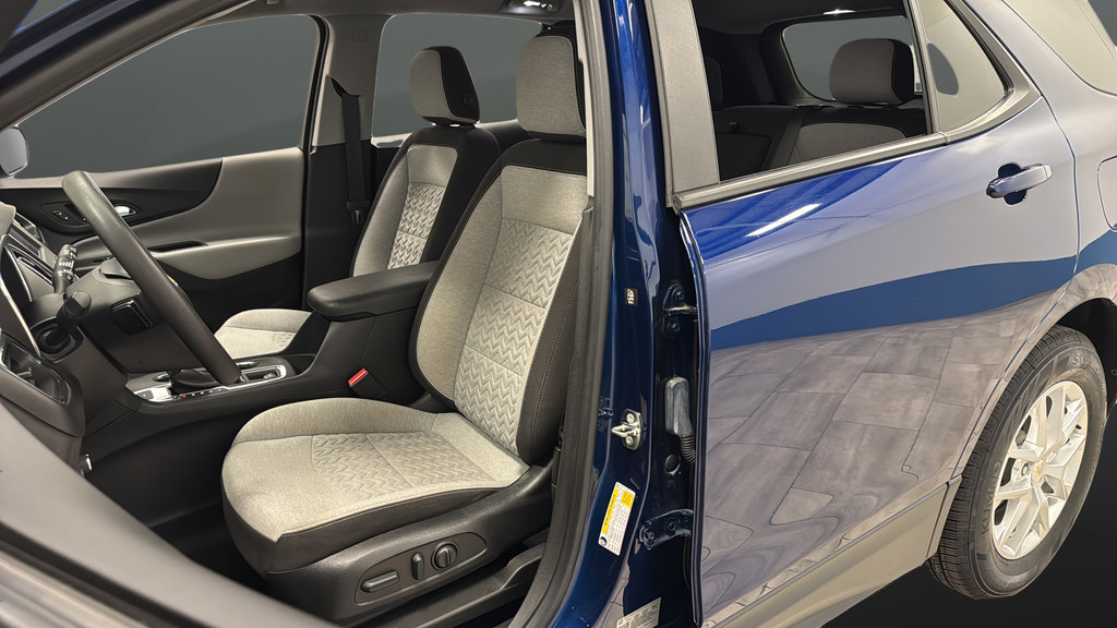 Used 2022 Chevrolet Equinox LS w/ LS Convenience Package AWD/4WD image 9