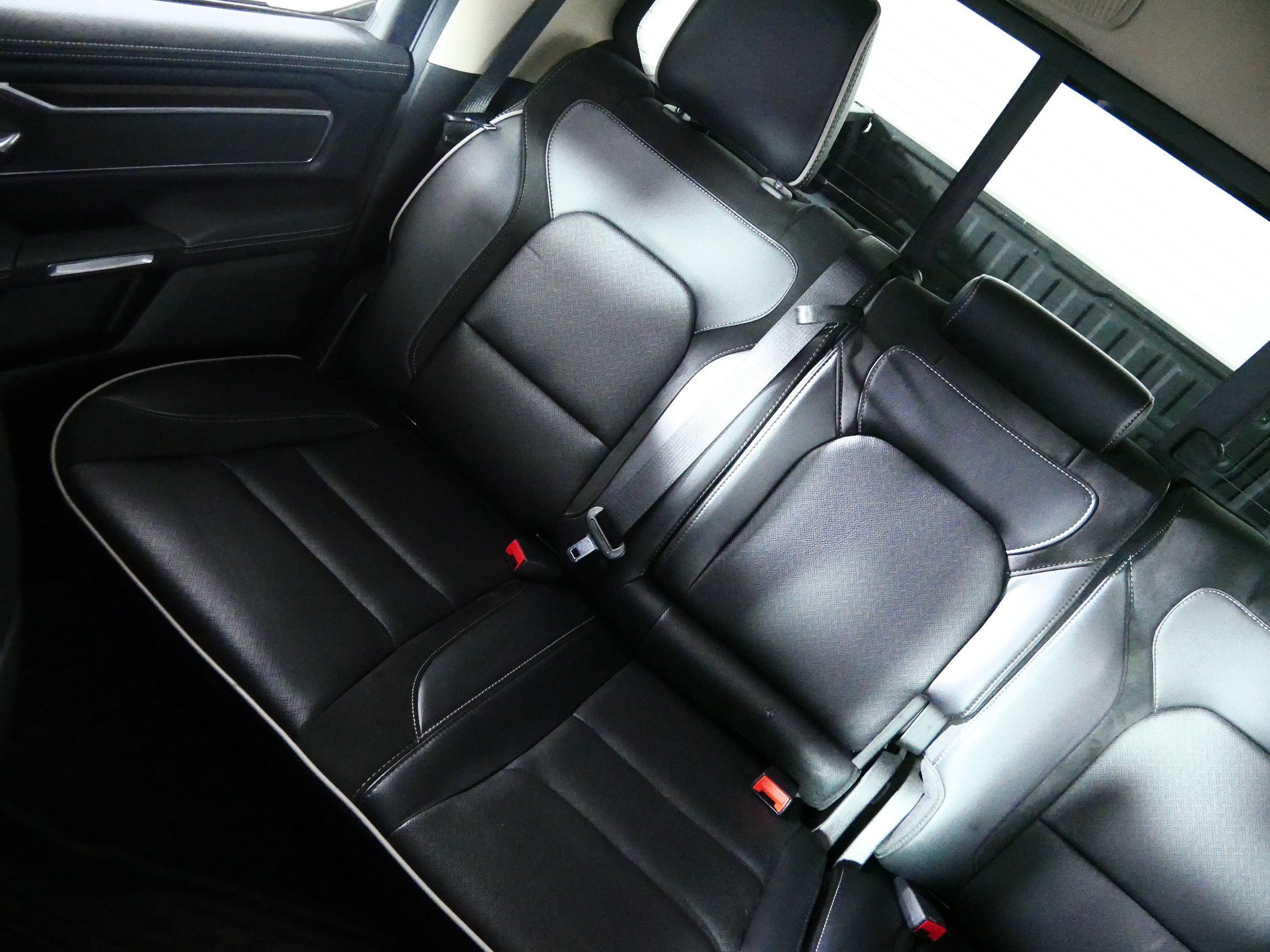 Used 2021 RAM 1500 Laramie AWD/4WD image 12