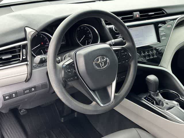 Used 2018 Toyota Camry LE FWD image 19