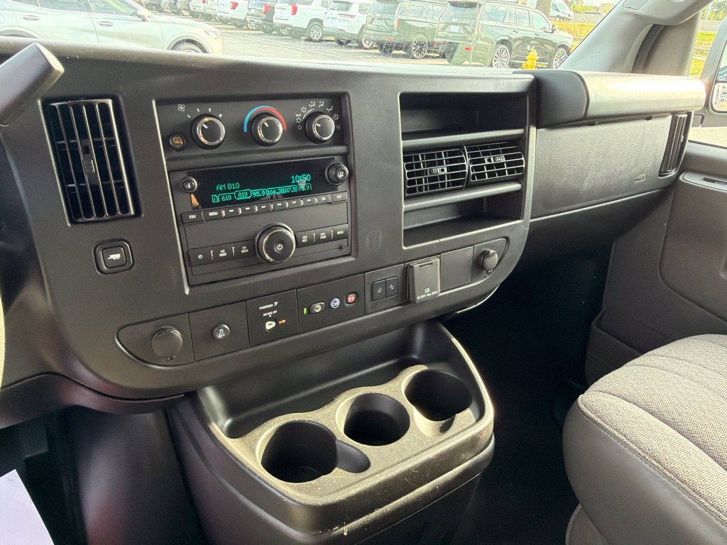 Used 2025 Chevrolet Express 3500 LT w/ LT Preferred Equipment Group RWD image 17