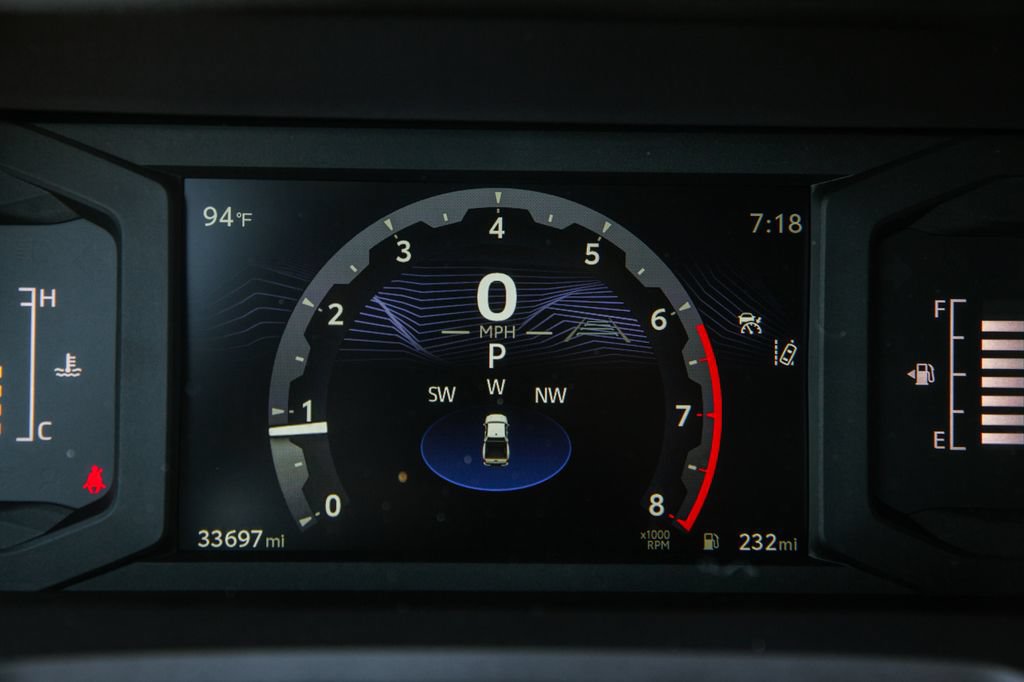 Used 2025 Toyota Tacoma SR5 AWD/4WD image 19