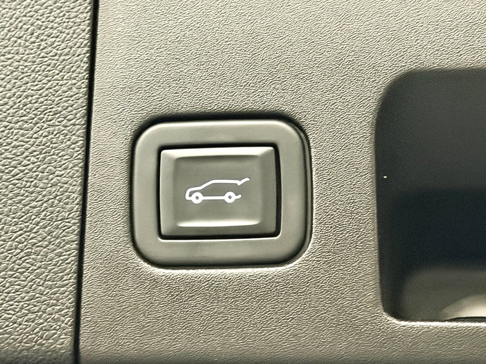 Used 2021 Cadillac XT4 Sport image 16