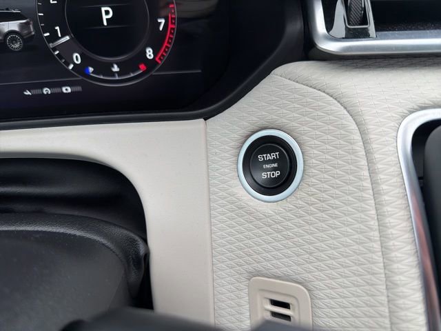 Used 2020 Land Rover Range Rover Velar R-Dynamic S image 36