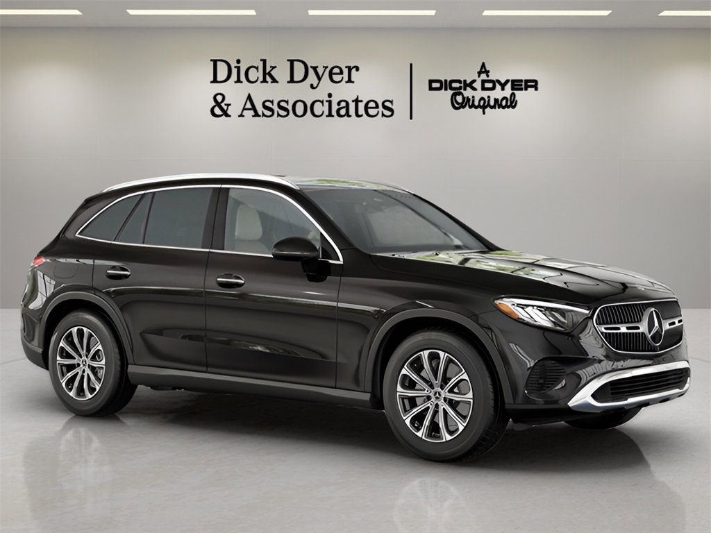 Used 2025 Mercedes-Benz GLC 300 4MATIC image 1