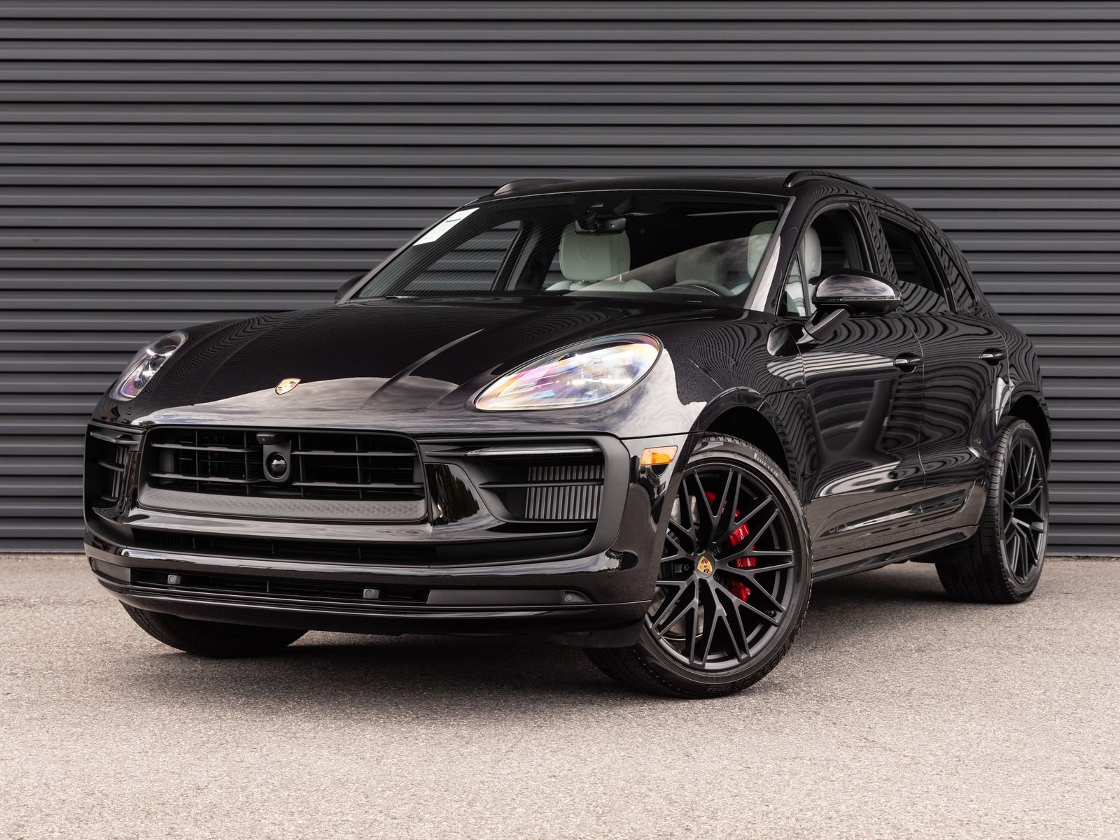 New 2026 Porsche Macan GTS AWD/4WD image 1
