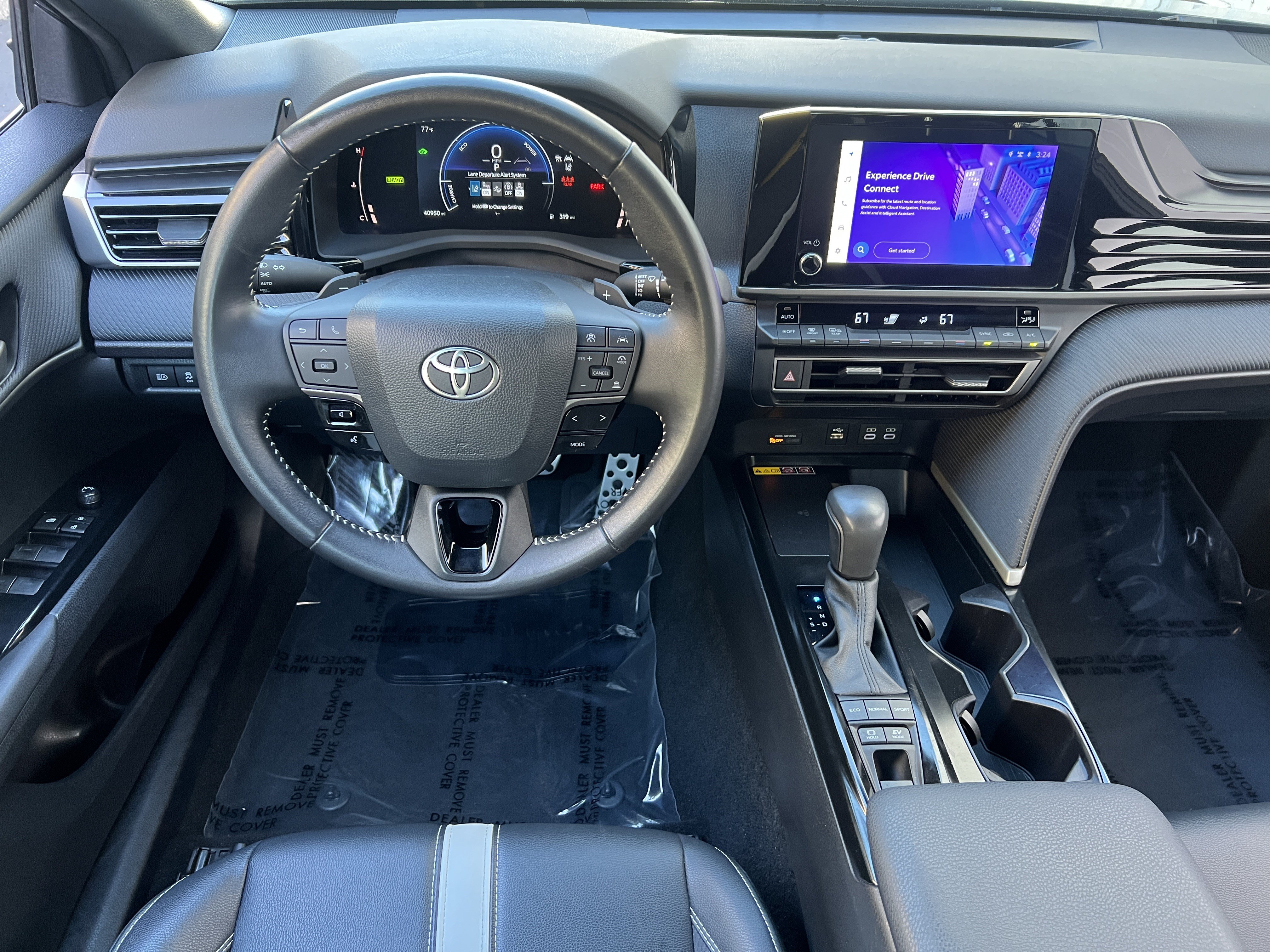 Used 2025 Toyota Camry SE FWD image 30
