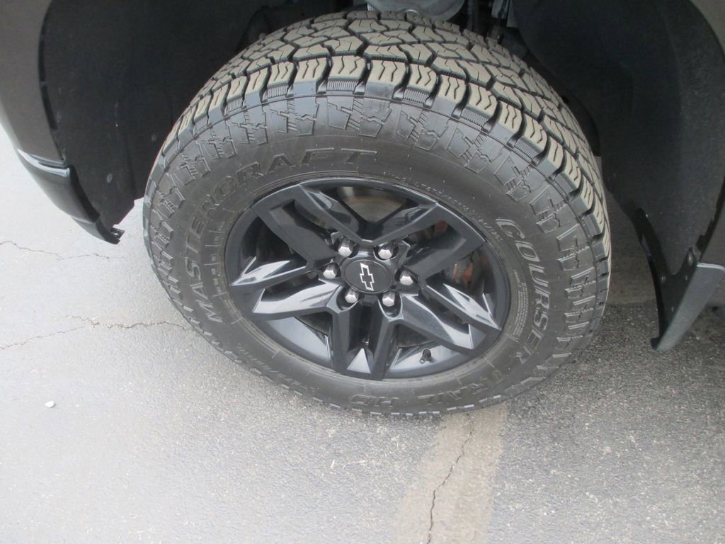 Used 2019 Chevrolet Silverado 1500 Custom Trail Boss w/ Custom Convenience Package image 14