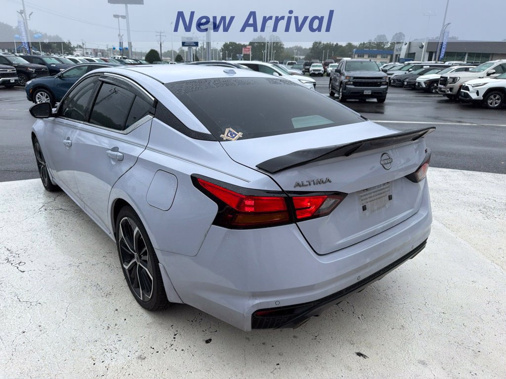 Used 2025 Nissan Altima 2.5 SR FWD image 11