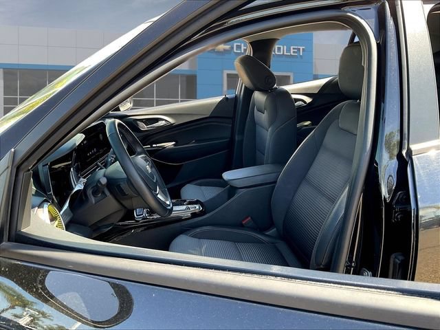 Certified 2024 Chevrolet Trax LT w/ Driver Confidence Package FWD image 23