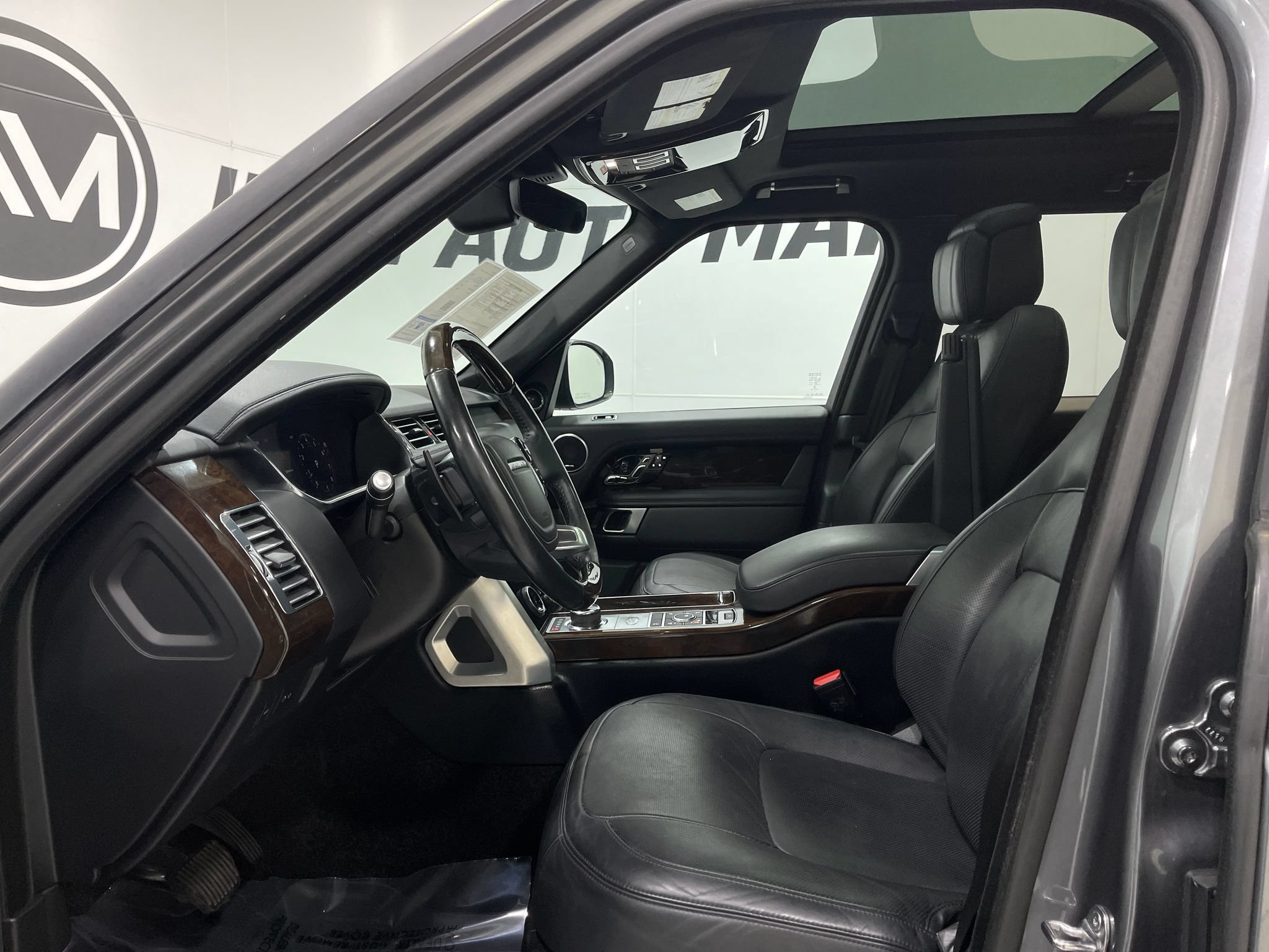 Used 2019 Land Rover Range Rover Supercharged AWD/4WD image 13