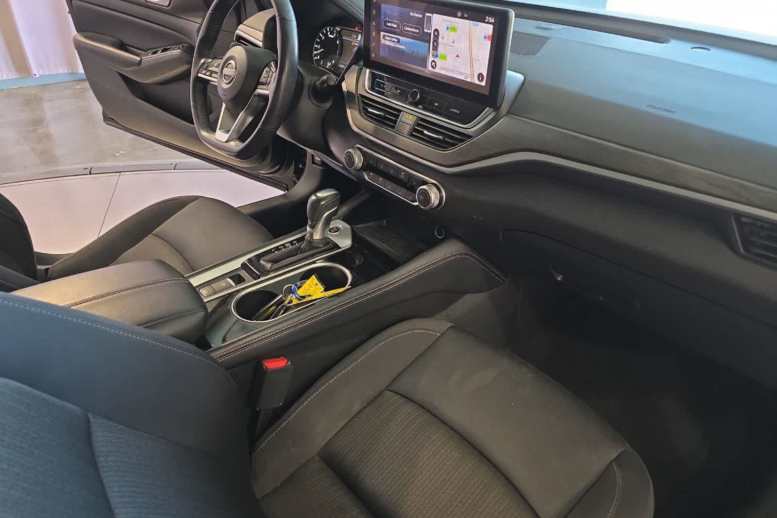 Used 2024 Nissan Altima 2.5 SV w/ SV Premium Package FWD image 17