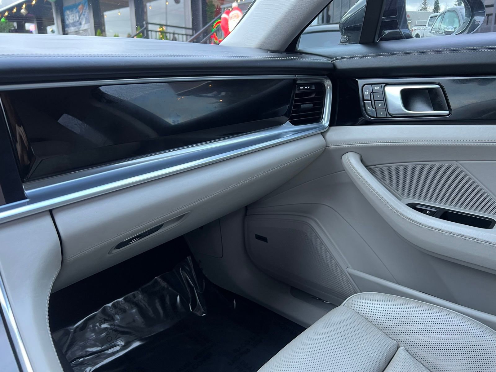 Used 2019 Porsche Panamera 4S image 41