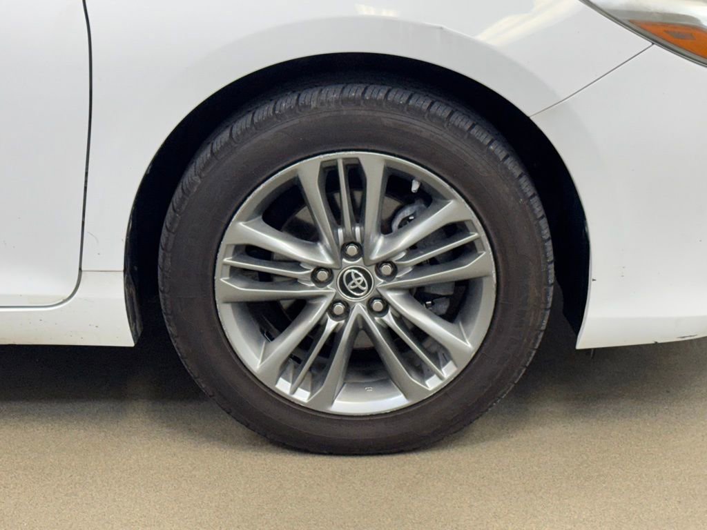 Used 2016 Toyota Camry SE FWD image 4