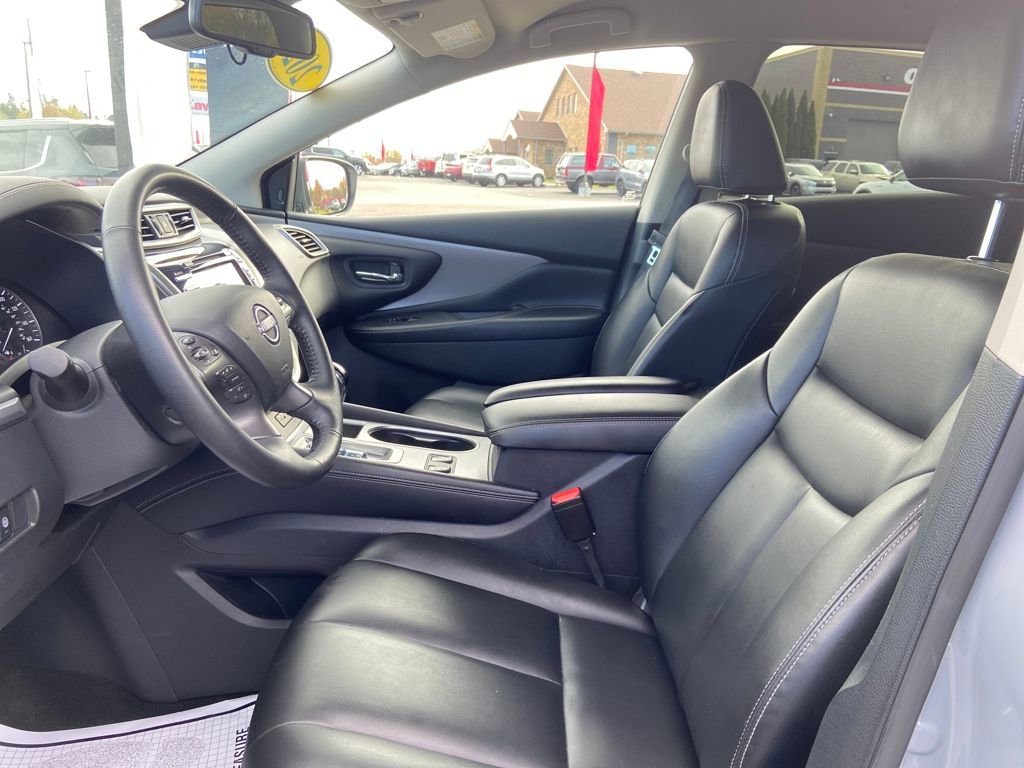Used 2024 Nissan Murano SV w/ SV Midnight Edition Package image 11