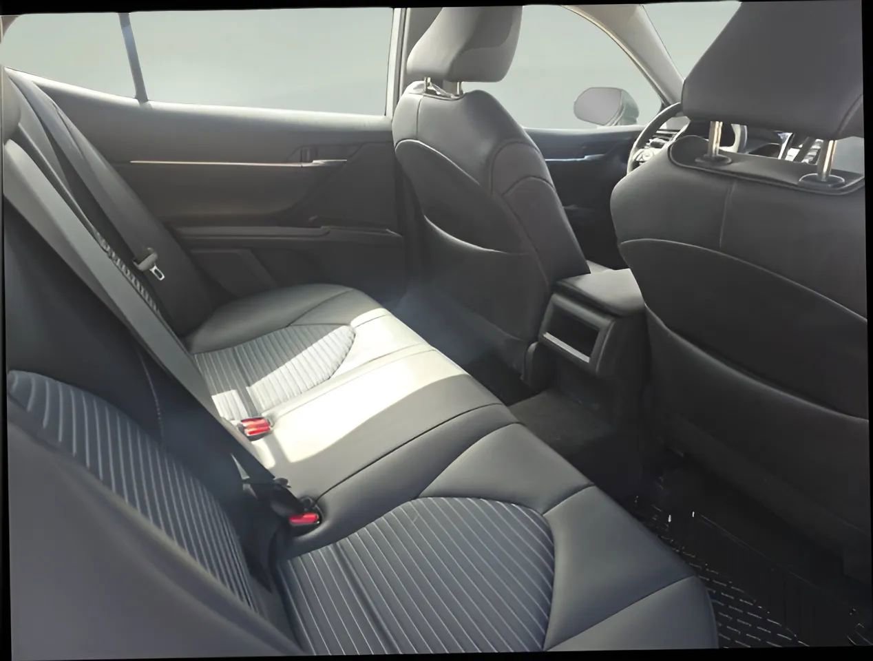 Used 2024 Toyota Camry SE AWD/4WD image 19