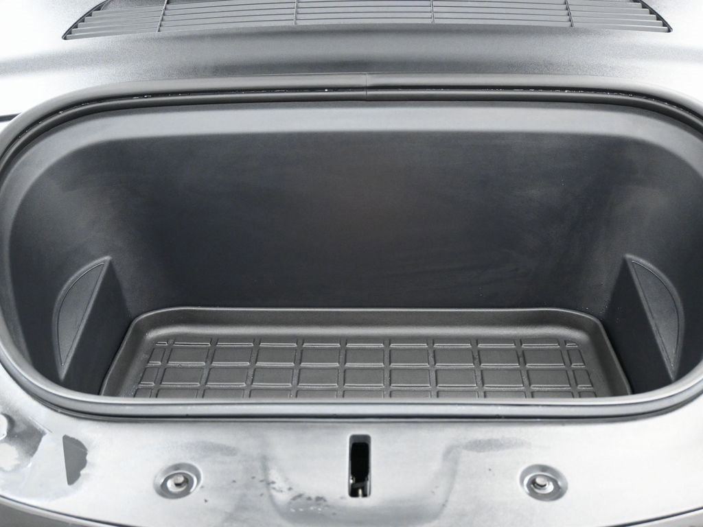 Used 2023 Tesla Model Y Long Range image 43