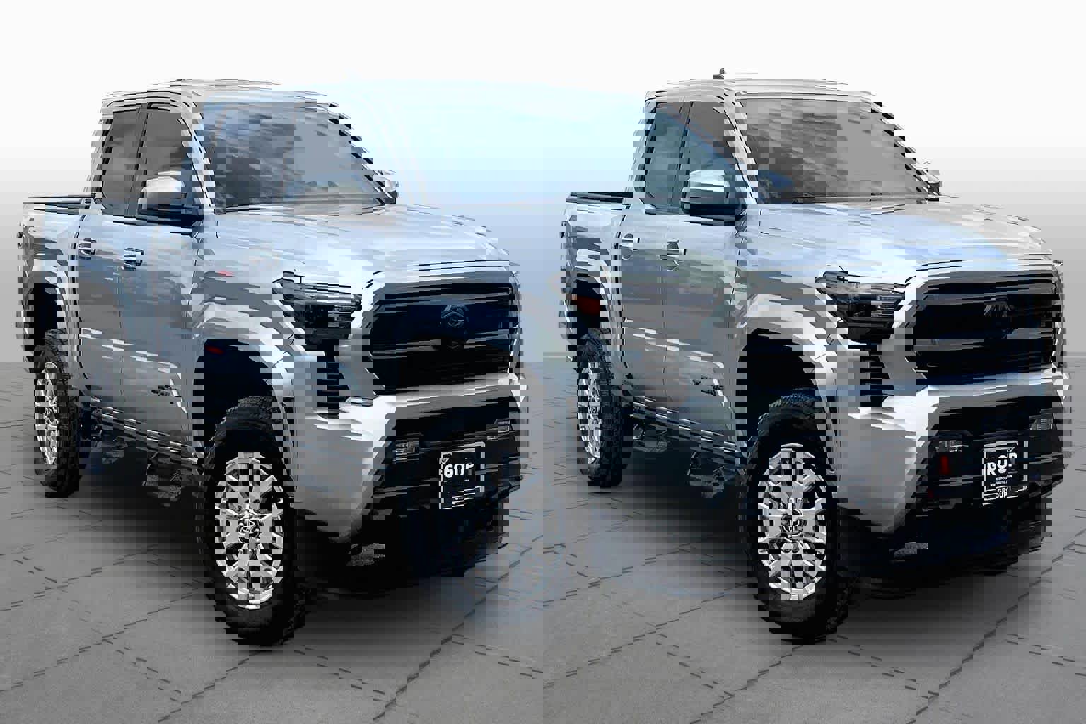 Used 2025 Toyota Tacoma SR5 image 3