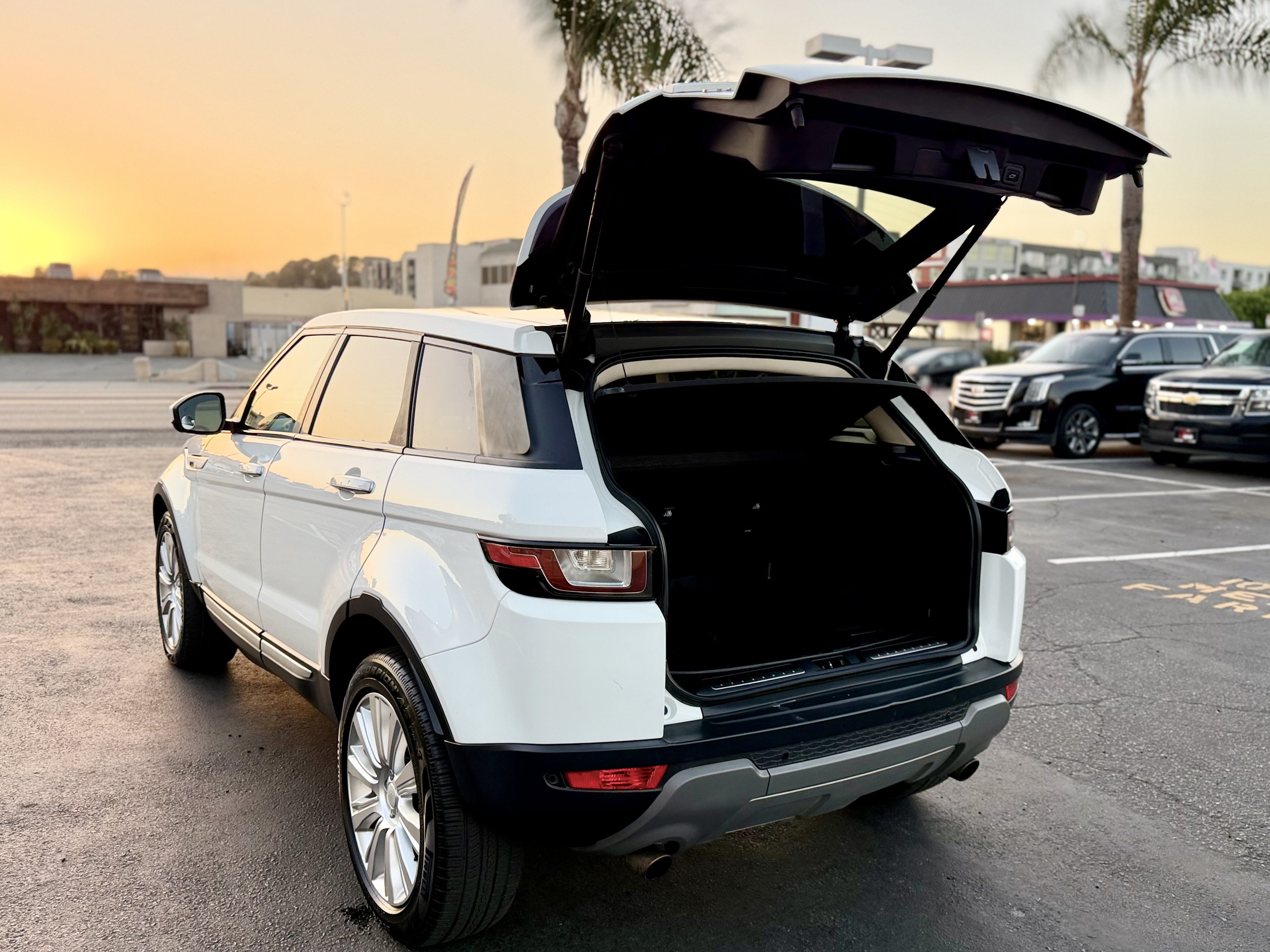 Used 2016 Land Rover Range Rover Evoque HSE AWD/4WD image 12