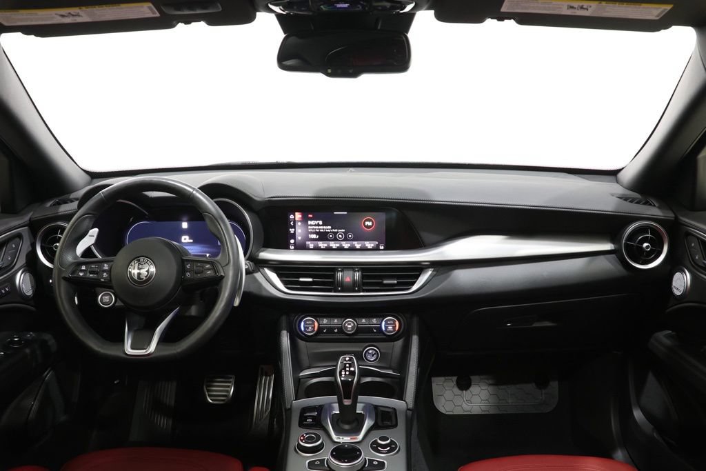 Used 2024 Alfa Romeo Stelvio Veloce AWD/4WD image 14