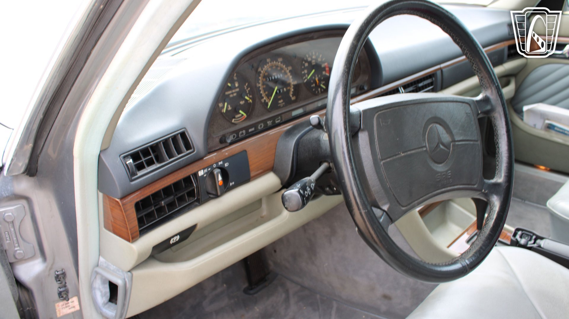 Used 1989 Mercedes-Benz 420 SEL image 10