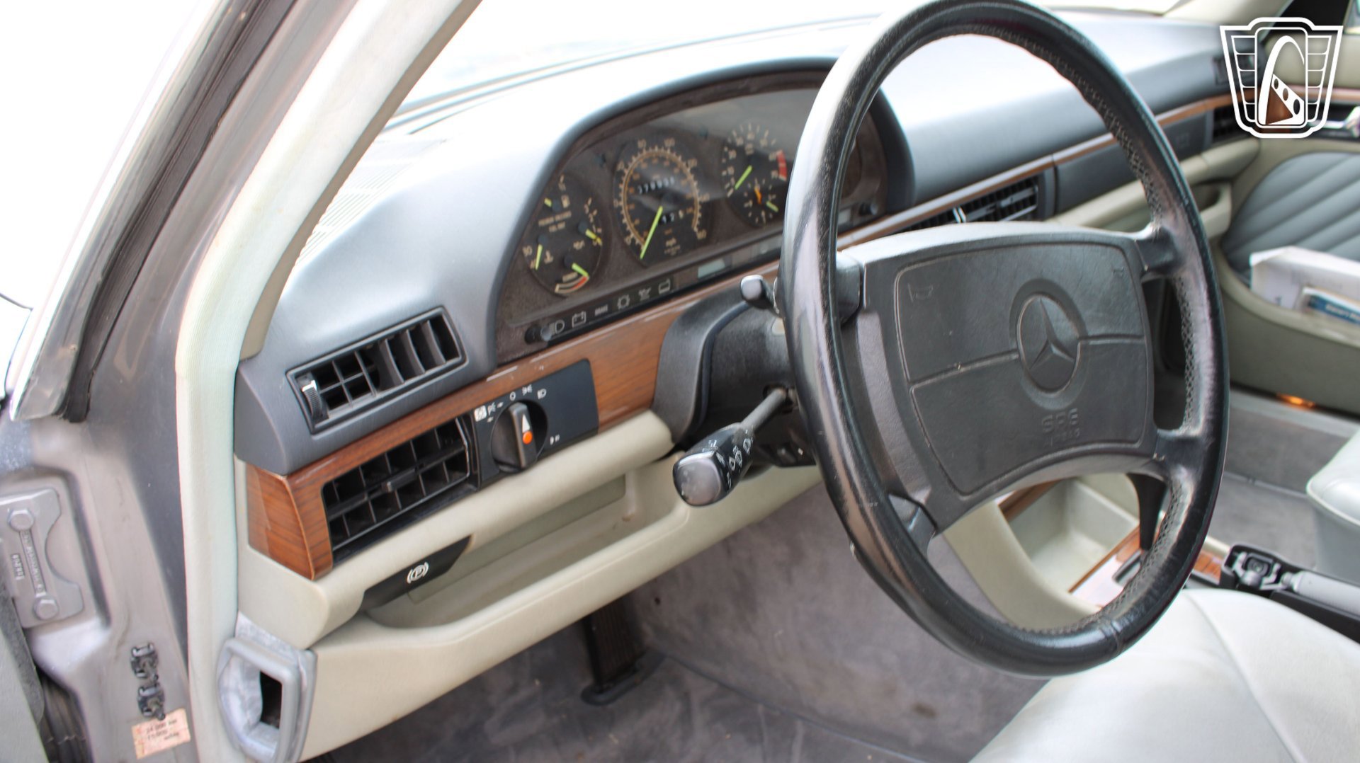Used 1989 Mercedes-Benz 420 SEL image 10