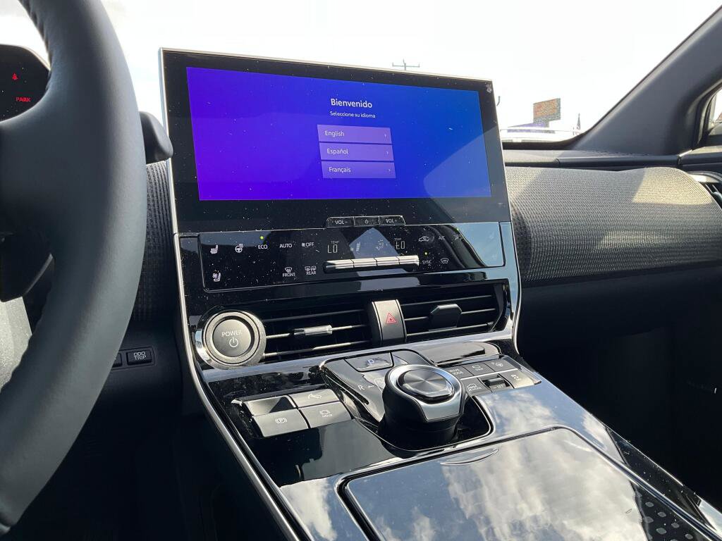 Used 2025 Subaru Solterra Touring image 19