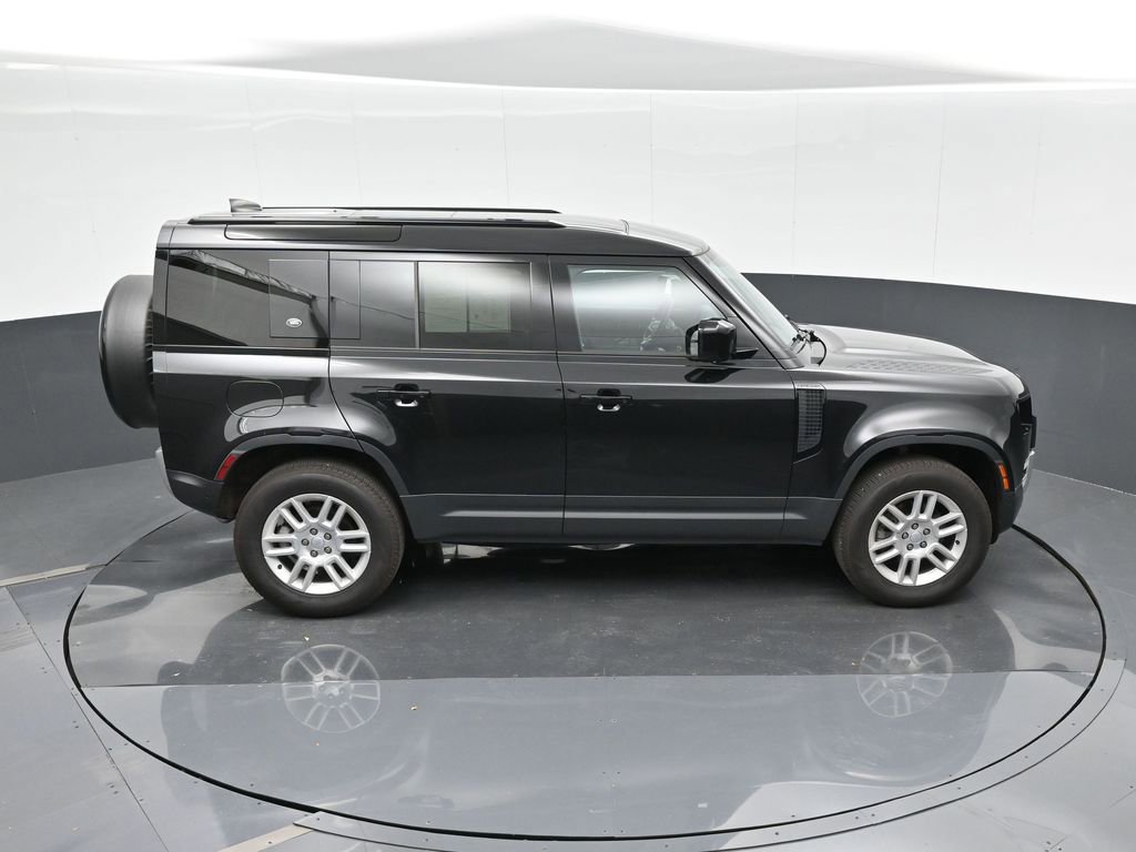Used 2024 Land Rover Defender 110 S image 31